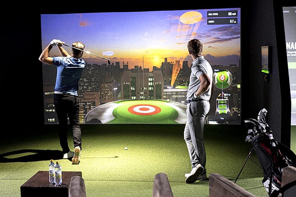 Players-playing-Bullseye_72-dpi-980×653